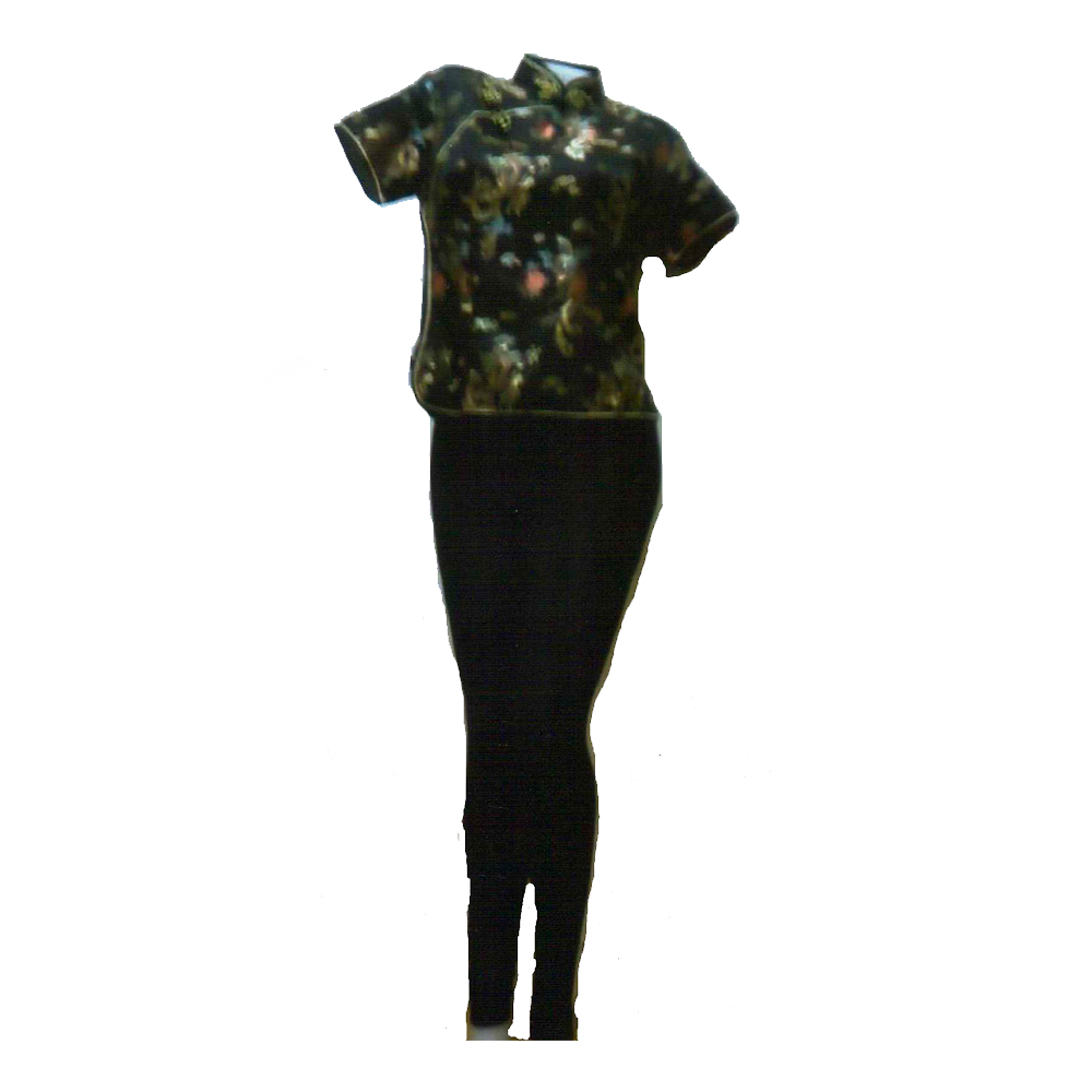 JAPONESA CON PANTALONES